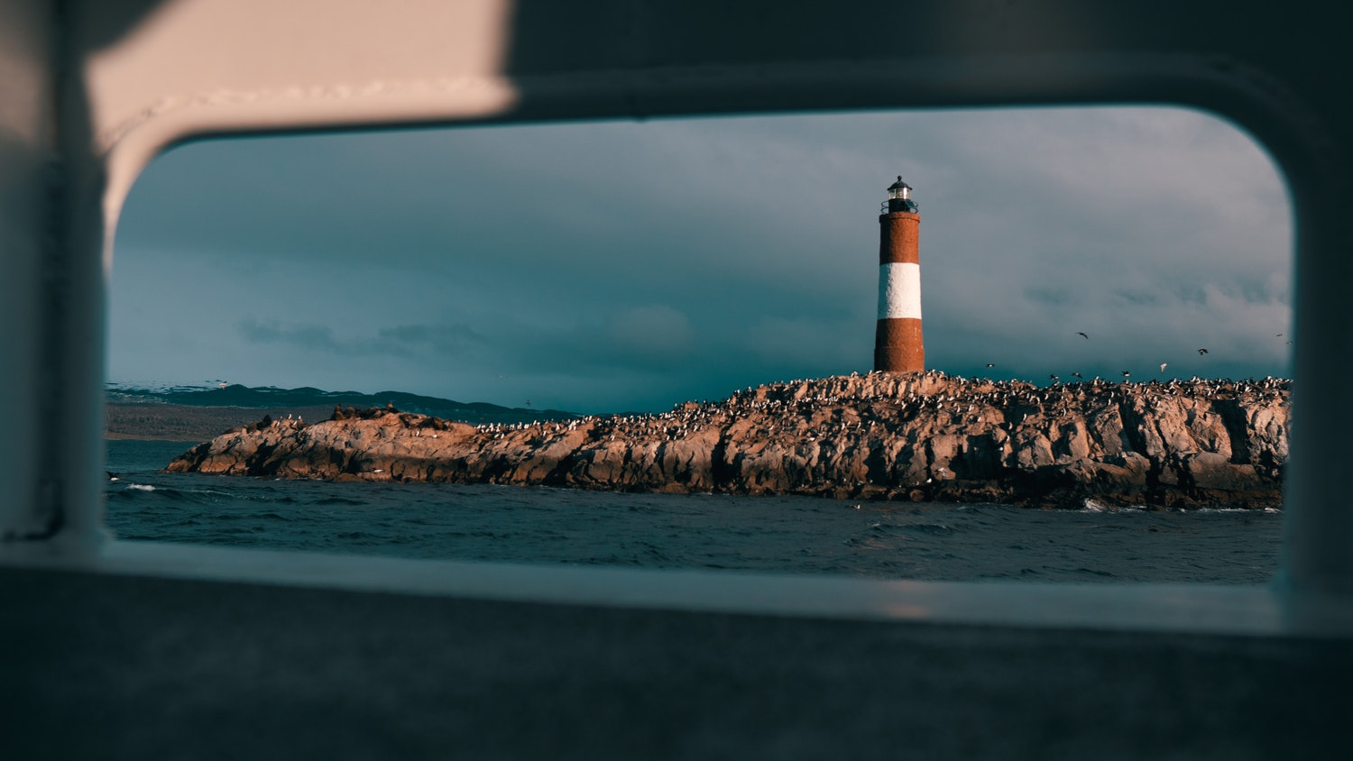 Your social network profiles are lighthouses to attract boaters