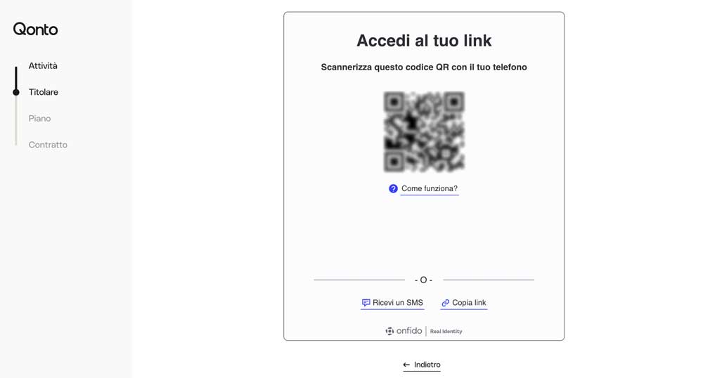 Scannerizza il QR Code con la fotocamera del tuo smartphone e carica i documenti del titolare aziendale.